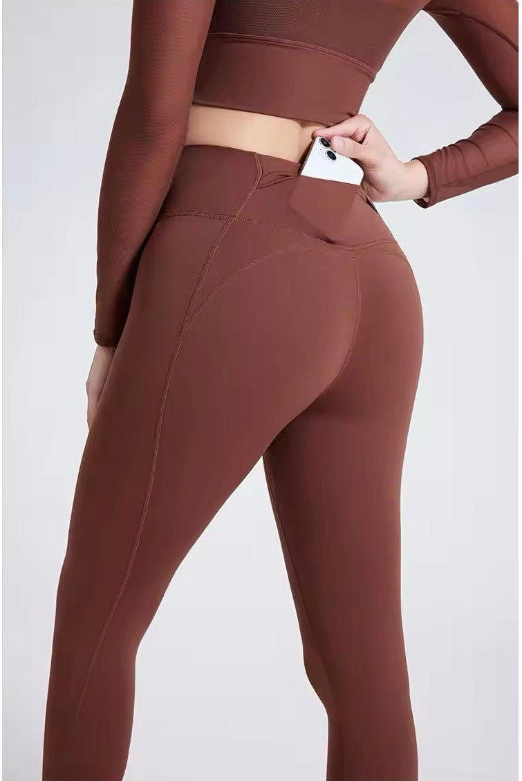 Women’s Two-Piece Set - Super Stretch & Breathable Outfit - MOCHA